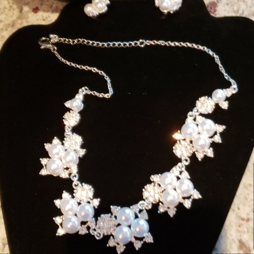 Necklace & Earring set - Picture 4 of 6